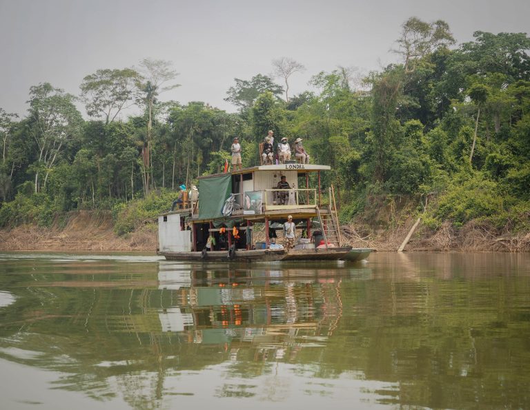 Fishers become citizen scientists to protect the Bolivian river dolphin