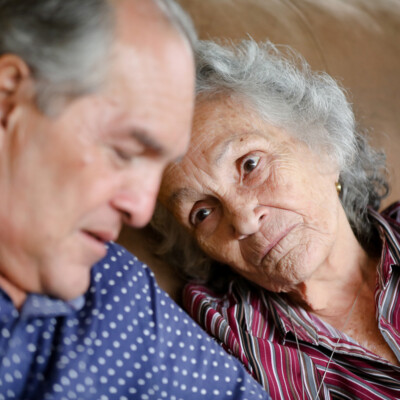 Her look is one of pure love, although she doesn't always manage to identify Gustavo as her son. Gloria Calderón Bejarano / El Colectivo 506