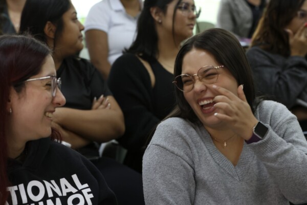 El convivio incluyó ejercicios sobre respiración consciente. Además, realizaron dinámicas de grupo en las cuales se visualizaron como profesionales y personas realizadas. Mayela López / El Colectivo 506