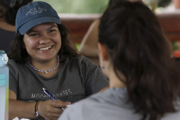 Muchas de las dinámicas del convivio se realizaron en grupo, buscando que las participantes se visualizaron como profesionales y personas realizadas. Mayela López / El Colectivo 506