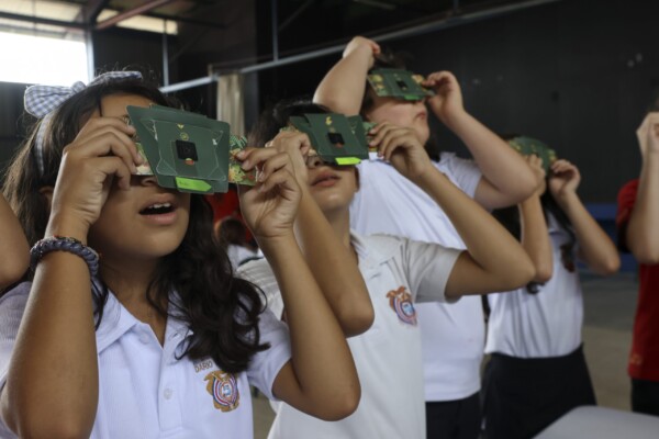 El programa Niñas Supercientíficas, del Instituto Tecnológico de Costa Rica (TEC), visitó el 7 de abril la Escuela Darío Flores Hernández de Puriscal. Mayela López / El Colectivo 506.
