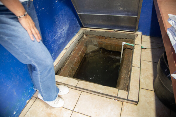 Este es un tanque subterráneo construído a mediados del siglo XX que alberga 30 metros cúbicos de agua. Mónica Quesada Cordero / El Colectivo 506