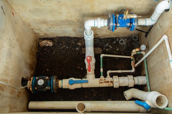 A través de una bomba, el agua del pozo es enviada al tanque de captación. Mónica Quesada Cordero / El Colectivo 506